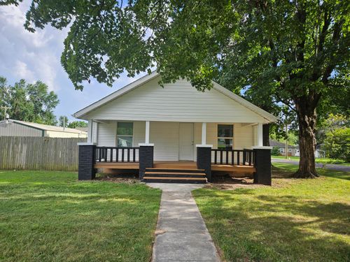 2956 W Olive St, Springfield, MO, 65802-4626 | Card Image