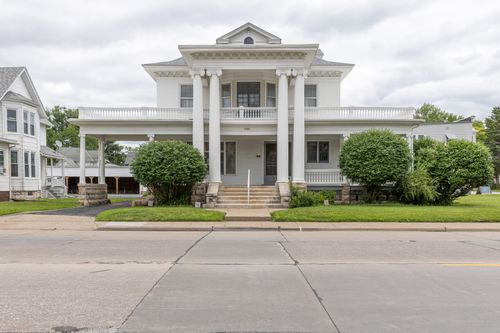 1440 12th St, Moline, IL, 61265-3075 | Card Image