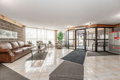 403 - 24 Marilyn Dr, Condo with 3 bedrooms, 2 bathrooms and 1 parking in Guelph ON | Image 3