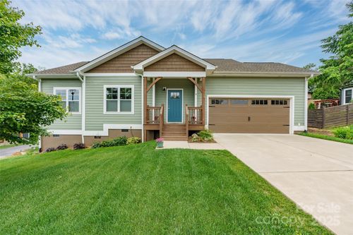 9 Vedder Way, Swannanoa, NC, 28778-0448 | Card Image
