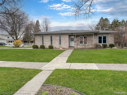 3007 Warrington Dr, Sterling Heights, MI, 48310-2467 | Card Image