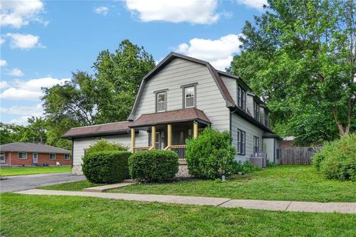 421 3rd St, Belton, MO, 64012-2525 | Card Image