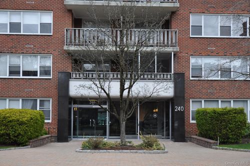 6b2-240 Garth Road, Eastchester, NY, 10583 | Card Image