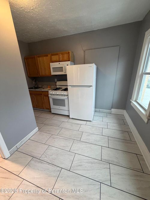 2-401-405 S 9th Ave, Scranton, PA, 18504-2801 | Card Image