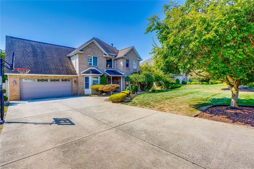 3 Colonial Cir, Irwin, PA, 15642-8841 | Card Image