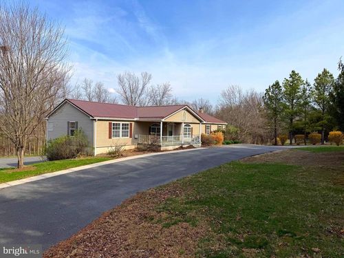 401 Nighthawk Dr, PETERSBURG, WV, 26847-5554 | Card Image