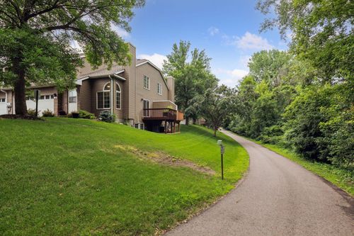 100 Primrose Ct, Vadnais Heights, MN, 55127-6145 | Card Image