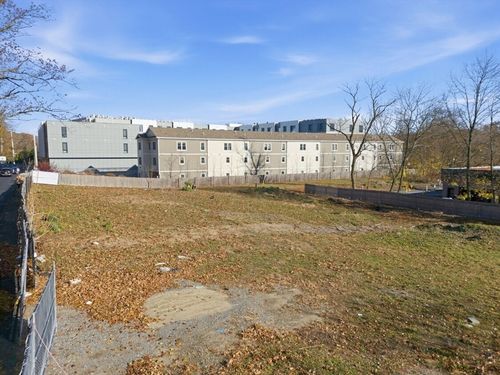 586 Canterbury St, Boston, MA, 02131-3218 | Card Image