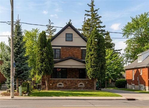 1434 King St E, Cambridge, ON, N3H3R4 | Card Image