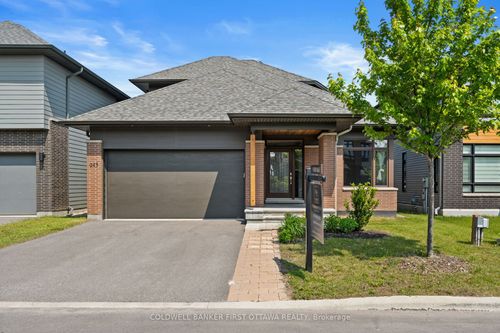 945 Islington Way, Ottawa, ON, K1T0T7 | Card Image