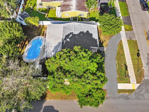 6800 Raleigh St, Hollywood, FL, 33024-2810 | Card Image