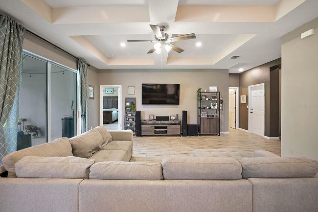 13401 Lake Yale View Loop, House other with 4 bedrooms, 3 bathrooms and null parking in GRAND ISLAND FL | Image 6