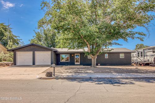 1002 Devendale Dr, Las Cruces, NM, 88005-1246 | Card Image