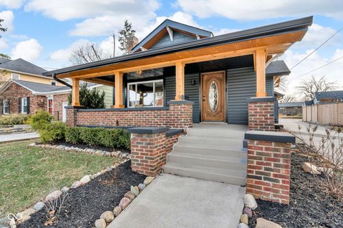 9 E College Ave, Brownsburg, IN, 46112-1204 | Card Image