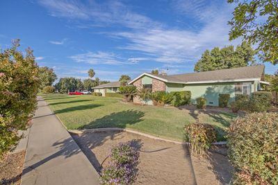 860 N Villa Avenue, House other with 2 bedrooms, 0 bathrooms and null parking in Dinuba CA | Image 2