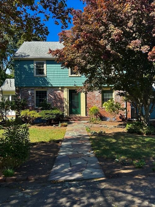 73 Woodlawn Ave, Needham, MA, 02492-3431 | Card Image