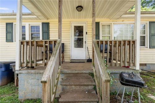 3410 Lambeth St, Winston Salem, NC, 27107-5332 | Card Image