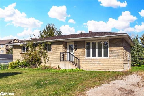 221 Phillips St, Barrie, ON, L4N3V2 | Card Image