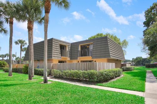 2404 24th Way, West Palm Beach, FL, 33407-6718 | Card Image