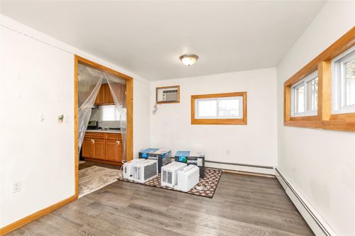 60 84th St, Middle Village, NY, 11379-5421 | Card Image