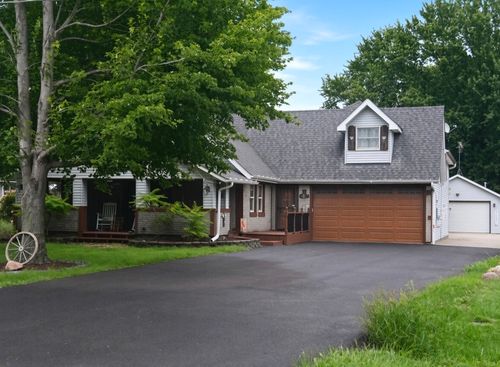 1457 Nova Rd, Sandwich, IL, 60548-9216 | Card Image