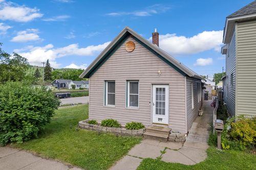 475 Chatfield St, Winona, MN, 55987-4507 | Card Image