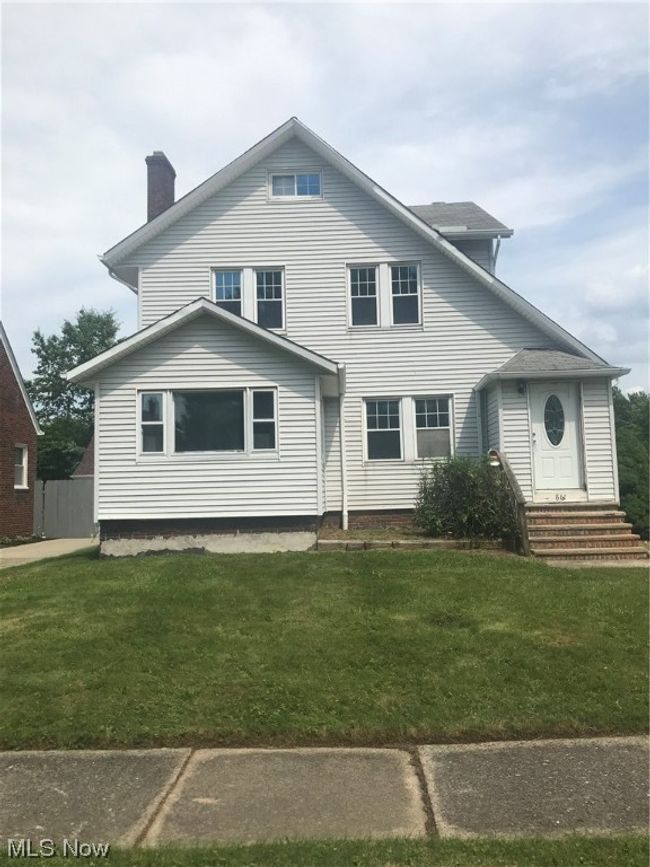 861 E 236th Street, House other with 3 bedrooms, 1 bathrooms and null parking in Euclid OH | Image 1