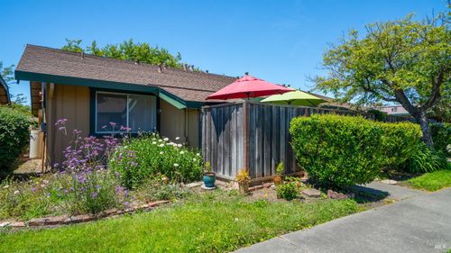 447 Lincoln Ave, Cotati, CA, 94931-6102 | Card Image