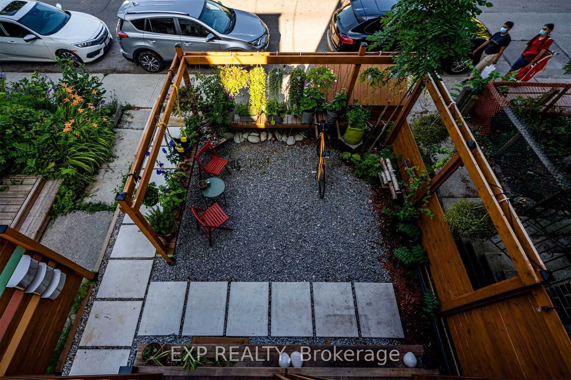 Residential in Toronto C01 5