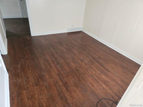 23145 Stewart Ave, Warren, MI, 48089-5718 | Card Image