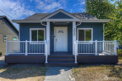4040 32nd Ave Sw, Seattle, WA, 98126-2645 | Card Image