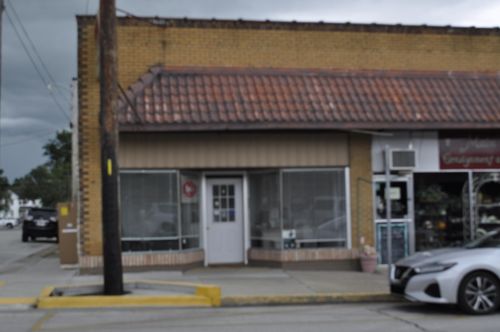 120 N Main Ave, Bolivar, MO, 65613-1518 | Card Image