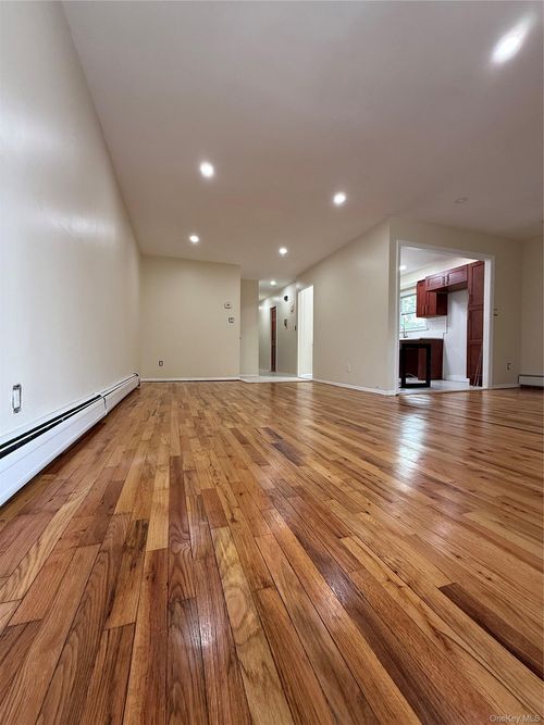 164 E 84th St, New York, NY, 10028-2005 | Card Image