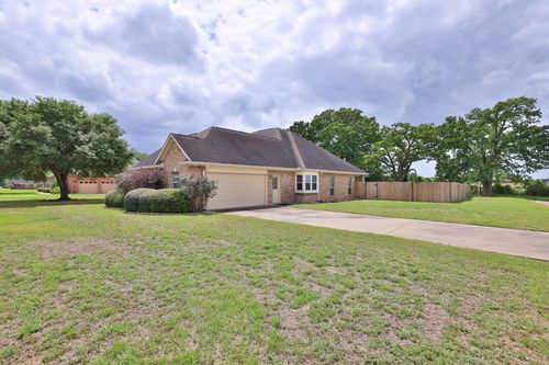 105 Lawrence Marshall Dr, Hempstead, TX, 77445-2010 | Card Image
