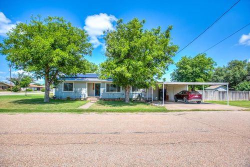 1010 Avenue D, Ballinger, TX, 76821-2226 | Card Image