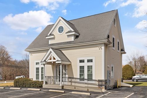 4 Broad St, Plainville, MA, 02762 | Card Image