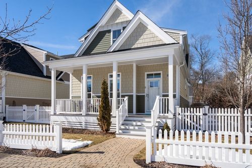 33 Boydes Xing, Norfolk, MA, 02056-4502 | Card Image