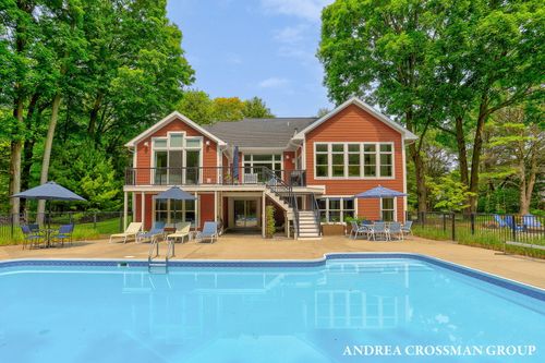 17098 Donahue Dr, West Olive, MI, 49460-9118 | Card Image