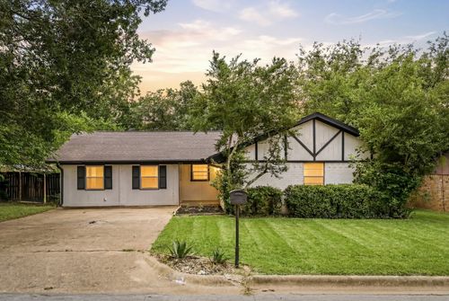 1213 Vivienne St, Weatherford, TX, 76086-6026 | Card Image
