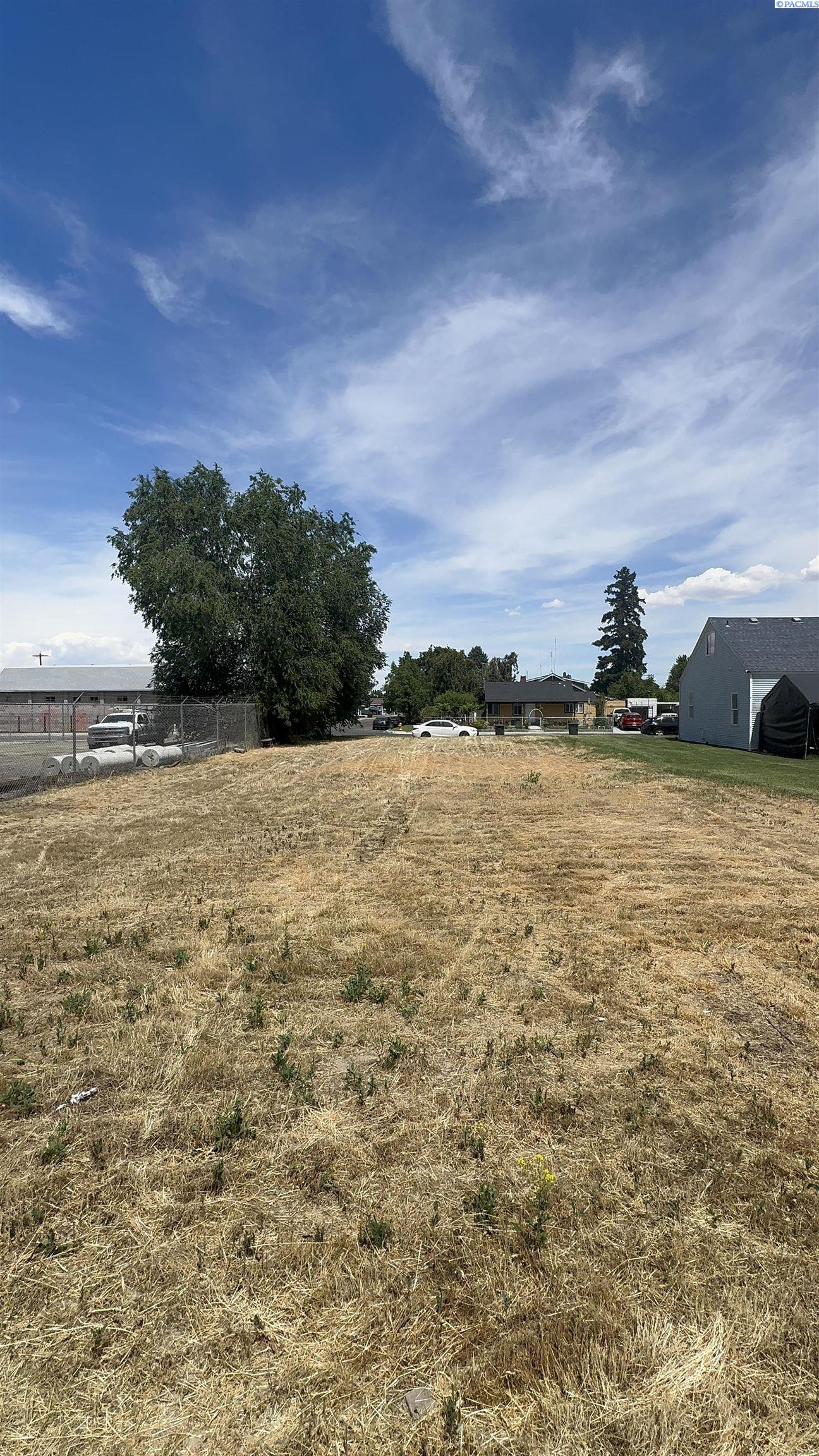 Land in Grandview
