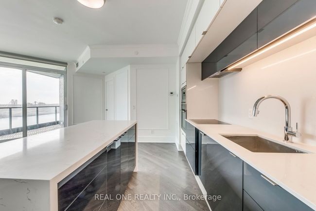 818 - 1 Edgewater Dr, Condo with 2 bedrooms, 3 bathrooms and null parking in Toronto ON | Image 9