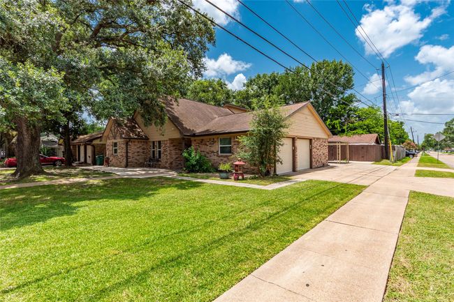 2302 Peach Ln, House other with 4 bedrooms, 3 bathrooms and 4 parking in Pasadena TX | Image 4