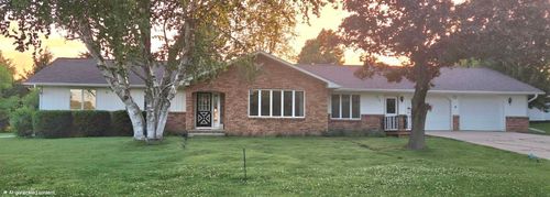 411 Westwood Ave, Strawberry Point, IA, 52076-9415 | Card Image