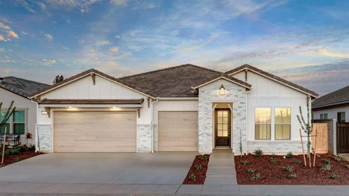 1687 N Blackwood Ave, Clovis, CA, 93619-3901 | Card Image