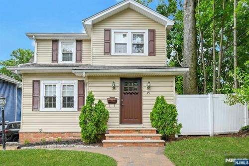 49 Washington Ave, River Edge, NJ, 07661-2430 | Card Image