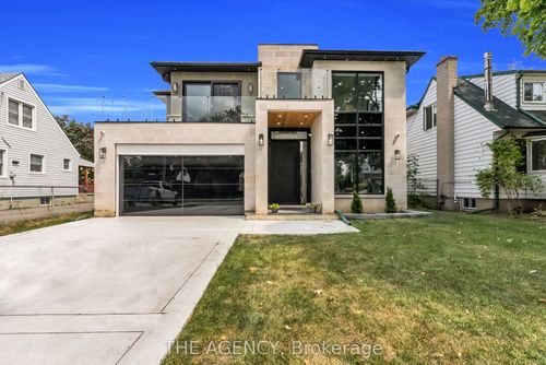 9 Earl St, Mississauga, ON, L5M1N6 | Card Image