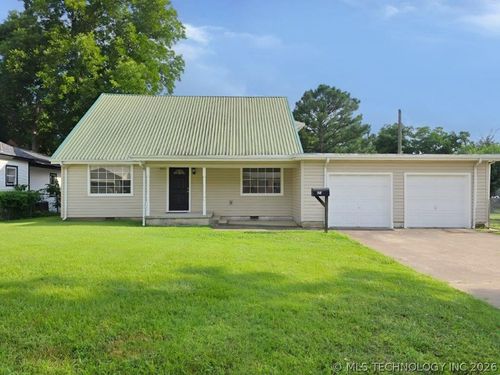 654 12th Ave, Ardmore, OK, 73401-5704 | Card Image