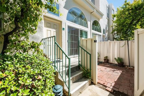 1402-5455 Sylmar, Sherman Oaks, CA, 91401 | Card Image