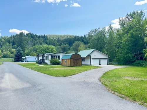 106 B B South Ave, Metaline Falls, WA, 99153-5122 | Card Image