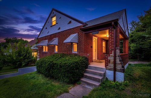 8320 Banbury St, Cincinnati, OH, 45216 | Card Image